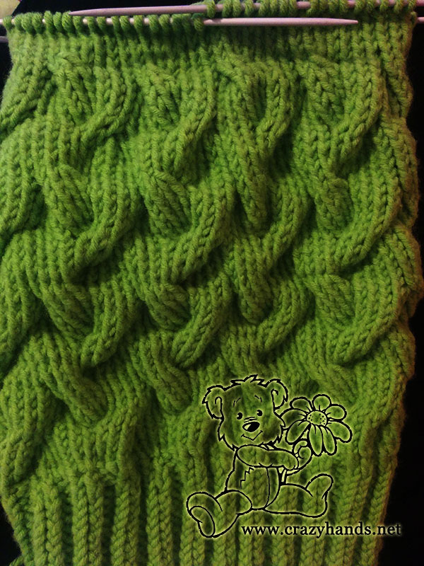 decreasing the body of winter cable knit hat
