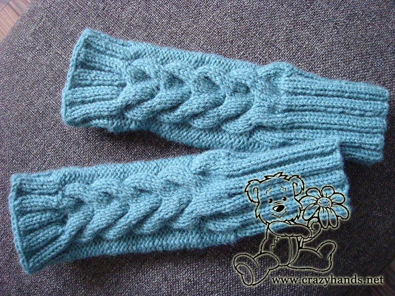 blue cable knit fingerless gloves