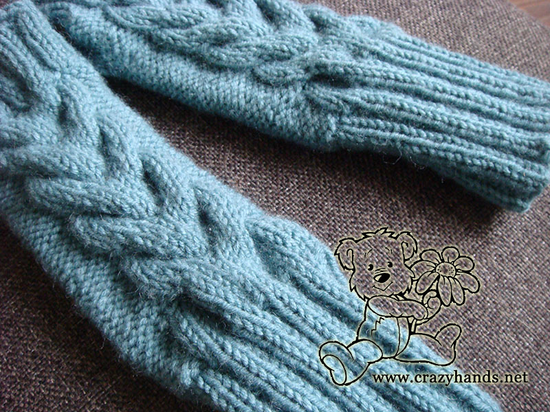 close up shot of the cable top of fingerless gloves