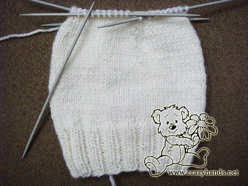 shaping crown of the baby knit beanie