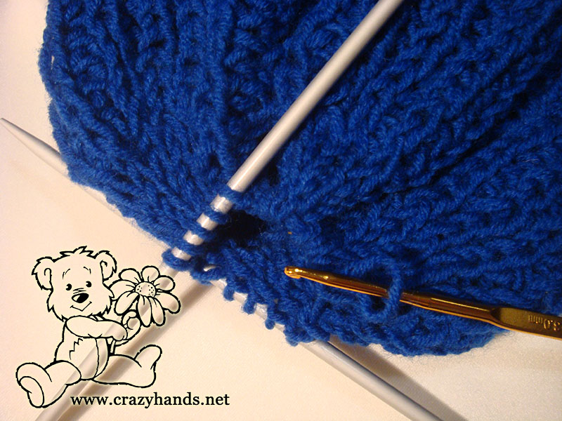 shaping the crown of a slouchy knit hat