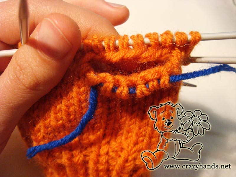 how to knit thumb gusset of chunky cable mitten - step eight