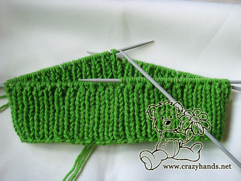 ribbing on the cable knit beanie