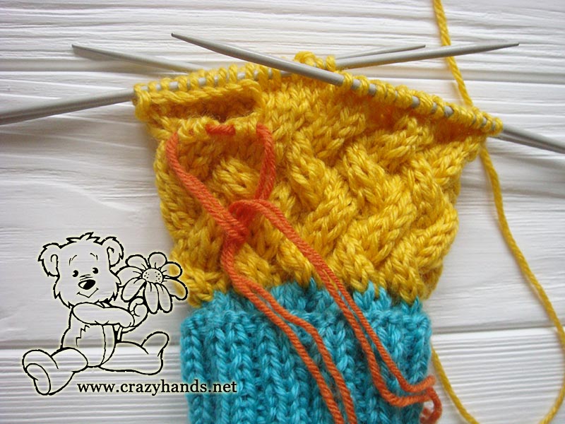 knitting thumb gusset - step three
