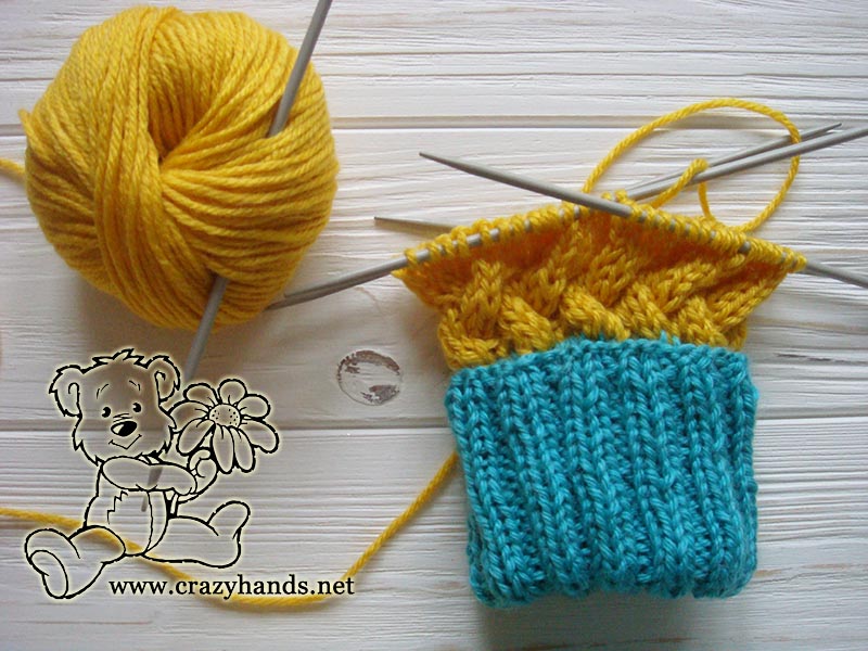 knitting wicker pattern of the mitten