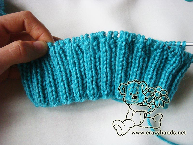 ribbing of the simple hat knitted in Swedish colors