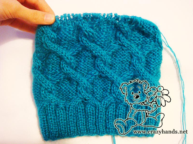 knitting the crown of diamond cable hat