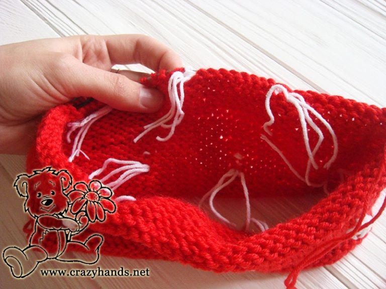 shaping crown of knit slouchy santa hat - inside look