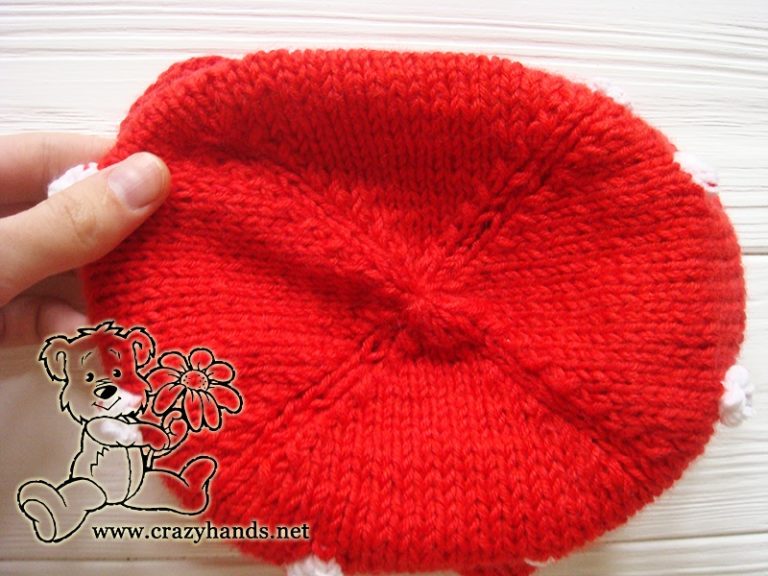 shaping crown of knit slouchy santa hat - outside look