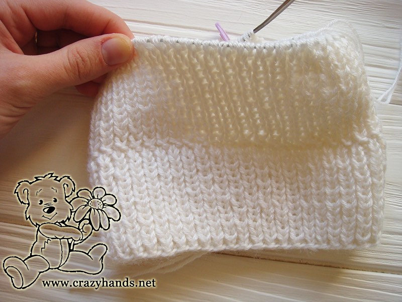knitting folder brim of baby santa cable hat