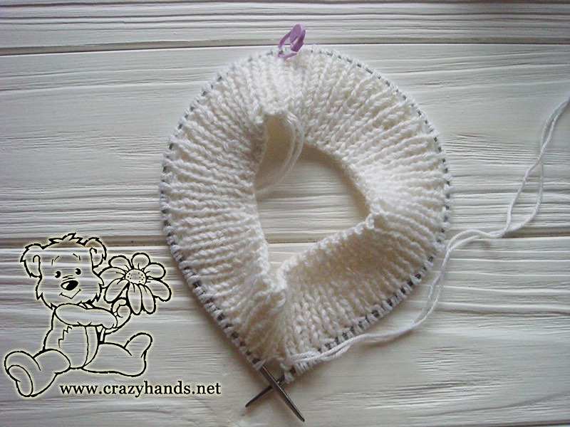 knitting ribbing on the baby santa cable knit hat