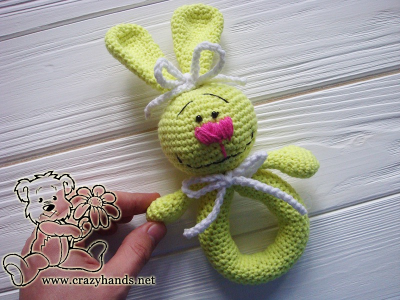 crochet easter bunny ring rattle