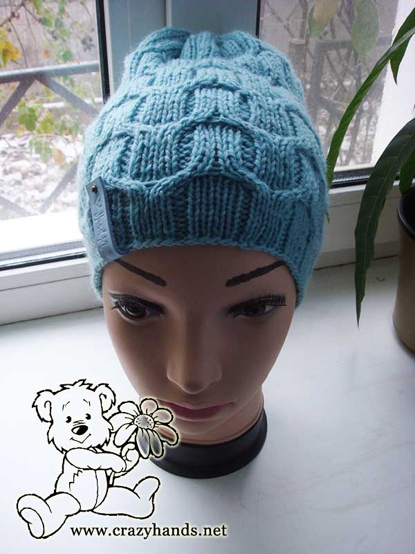 Front look of the mint knit hat