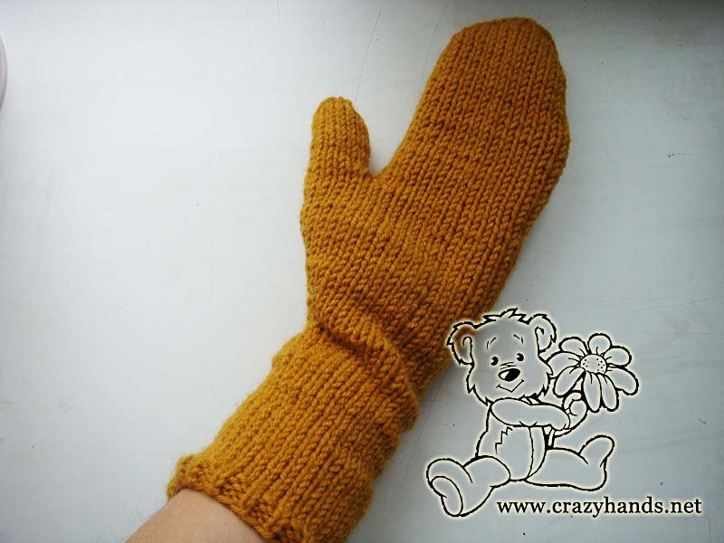 Right mitten - Long cable knit mittens - picture 2