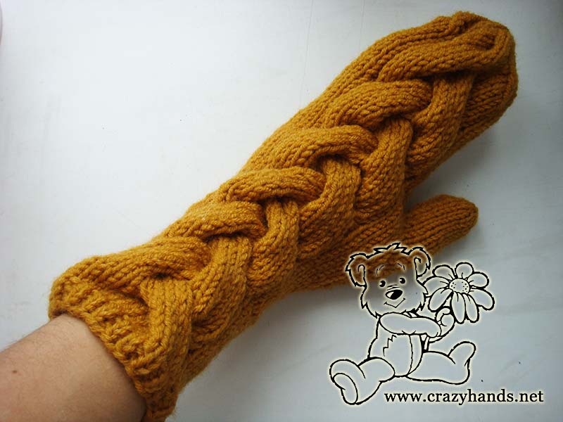 Right mitten - Long cable knit mittens