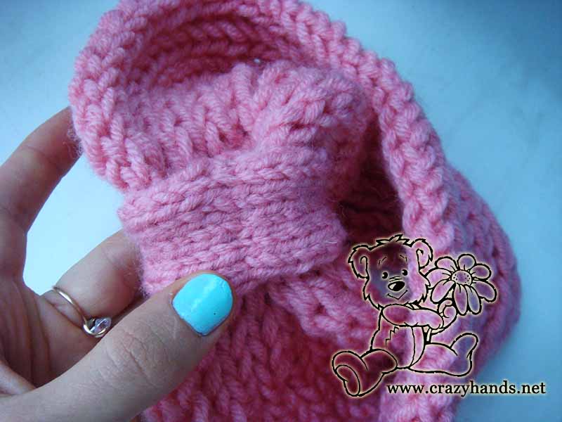 sewing together edges of the fisherman's rib knit headband
