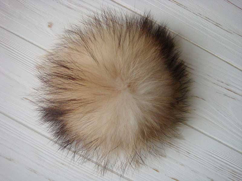 Raccoon fur pom pom white and black