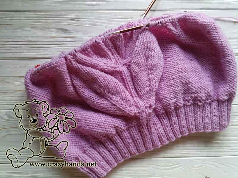 knitting body of ash leaf raglan sweater
