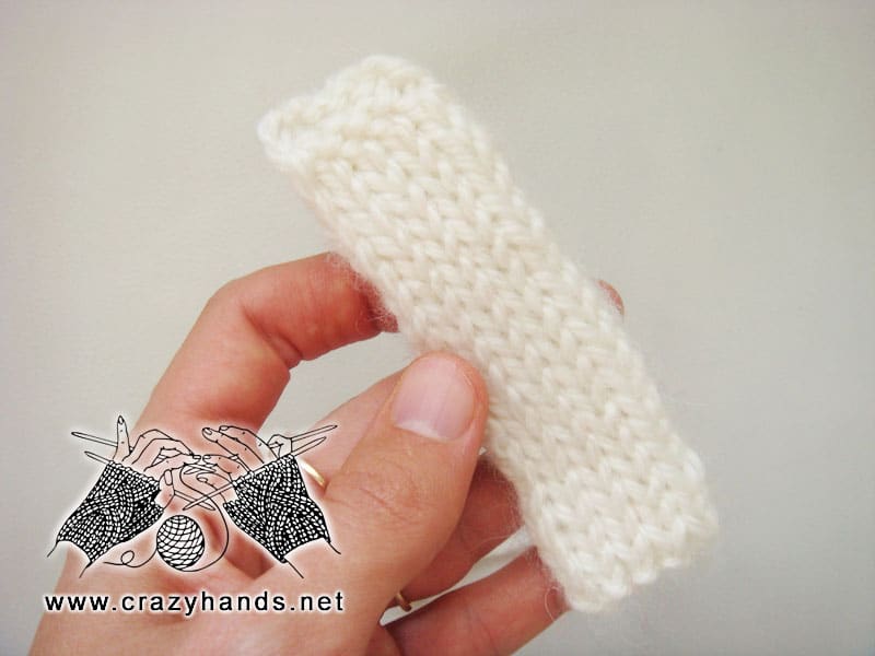knitting central ring of ear warmer bow