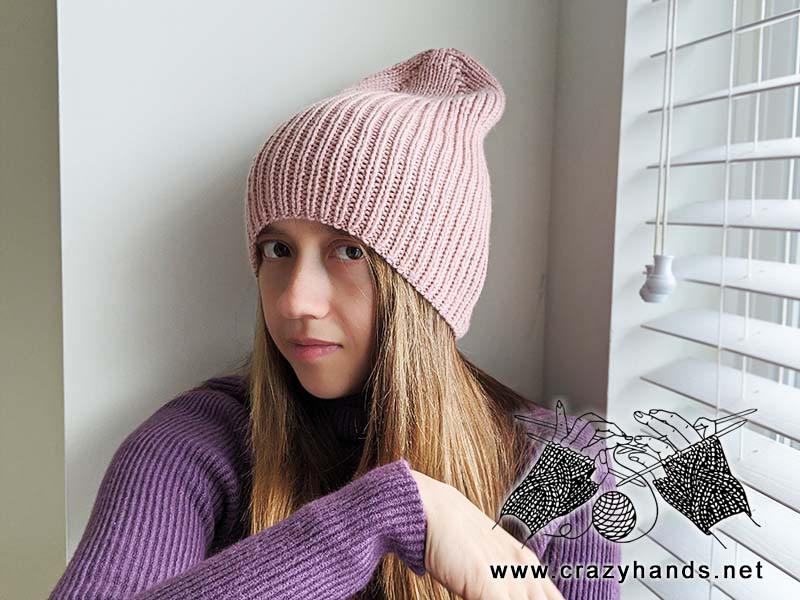 queen ribbed beanie on a female model without double brim