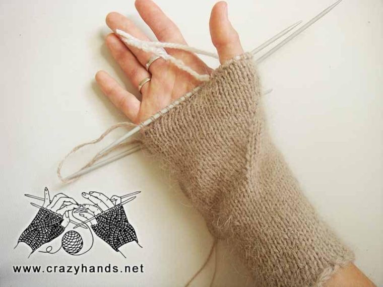 Diana Knit Mittens Free Pattern on Straight Needles · Crazy Hands