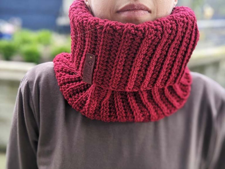 Ribbed Crochet Cowl Free Pattern · Crazy Hands