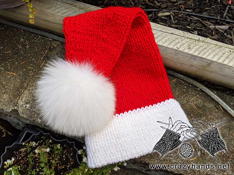 knit santa hat pattern with fur pom