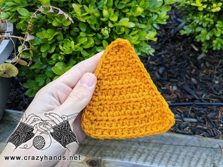 Crochet Equilateral / Isosceles Triangle Free Pattern · Crazy Hands