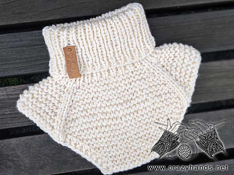 knit turtleneck dickey for kids made with white yarn