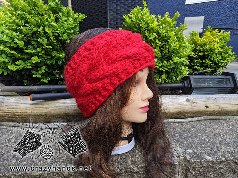 chain track chunky cable knit headband on mannequin head