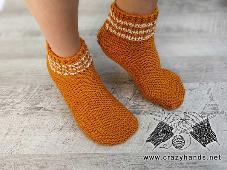 Two Needle Flat Knit Socks Free Pattern · Crazy Hands