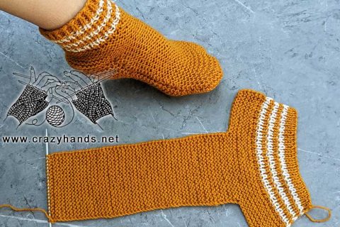 Free Knit Newborn Baby Booties Pattern on Straight Needles · Crazy Hands