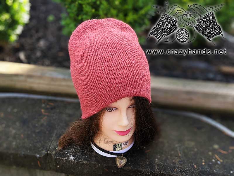 front view of the reversible slouchy knit beanie