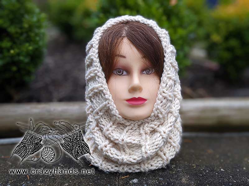 Royal Icing chunky knit cowl on the mannequin