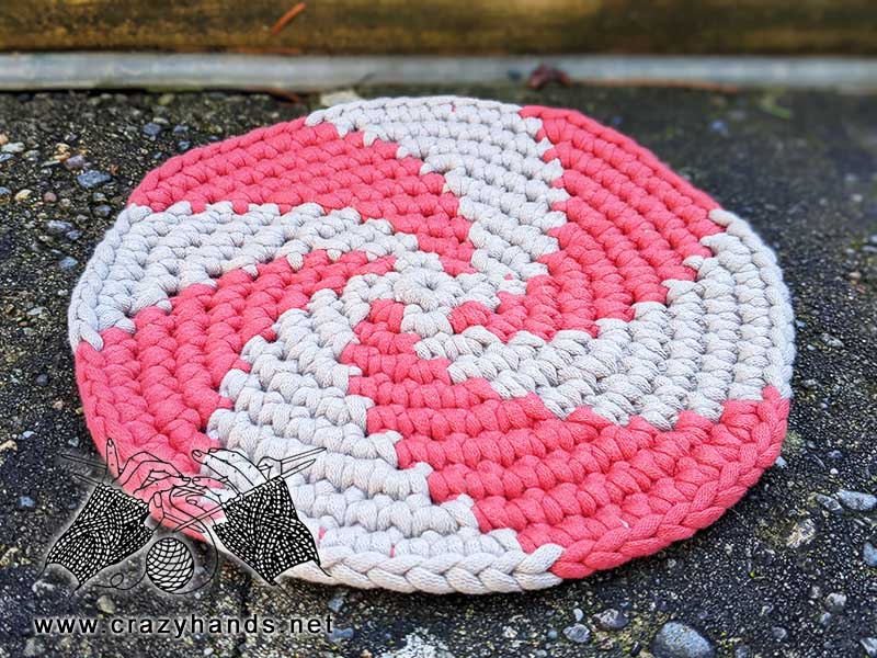 crochet hot pad made in peppermint pattern