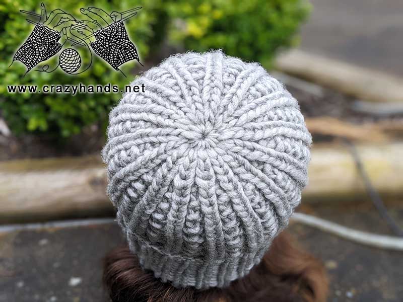 crown of the iron knit hat for men