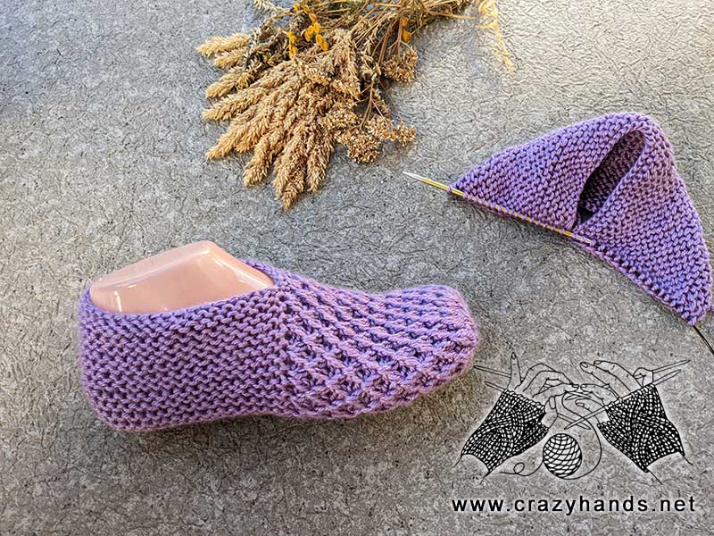 two needles viola knit slipper socks