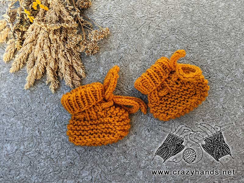 knit newborn baby booties pattern