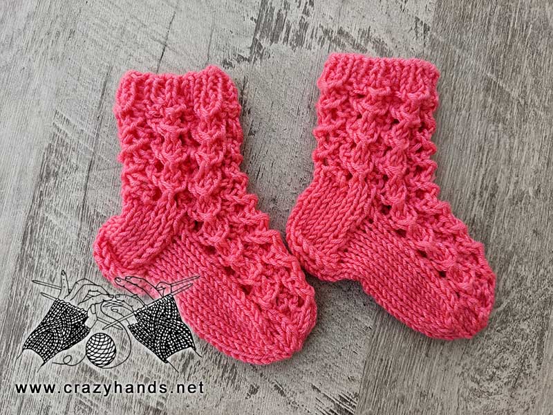 newborn baby lace knit socks pattern