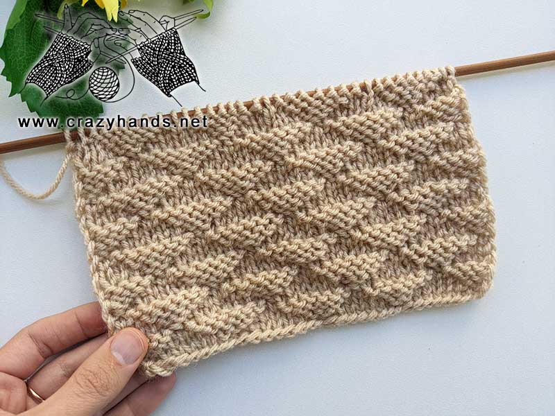 knit triangular stitch pattern