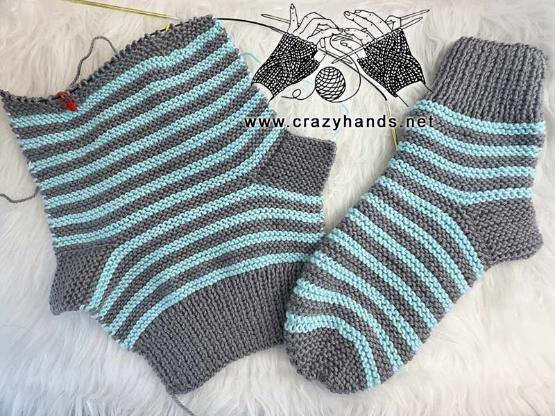 flat knit two needles two-color socks pattern