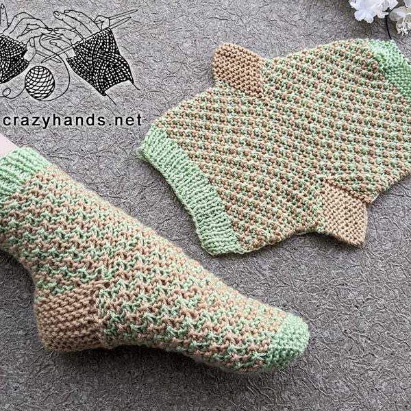 knit flat two-color socks pattern
