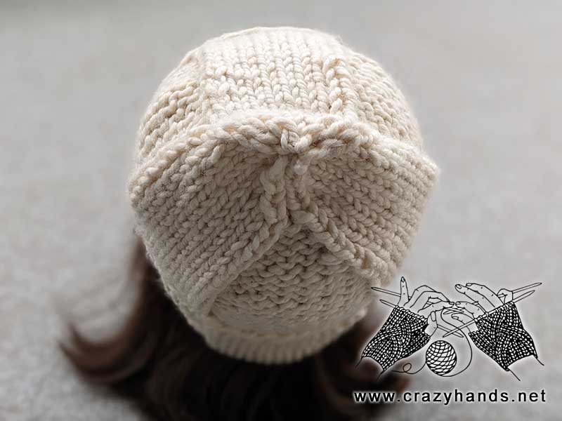 knit wool ease quick & thick hat - top view of a crown