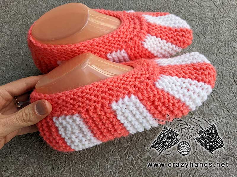 flat knit striped slippers - side view