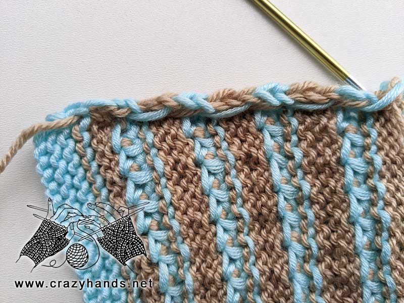 how to change the yarn color at the beginning of the row in knitting