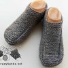 flat knit low-cut slipper socks on the mannequin's feet