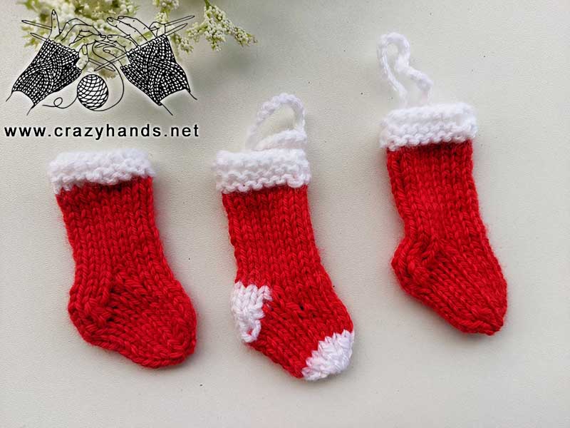 knit mini Christmas sock pattern