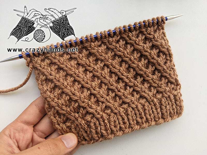knit wheat stitch - close-up view
