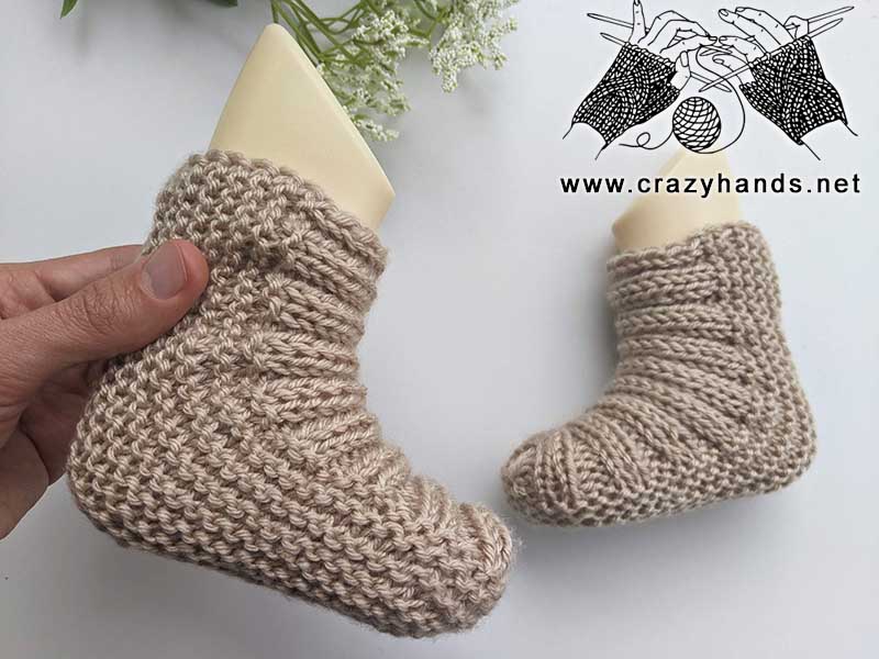 knit no-heel baby socks - close-up view