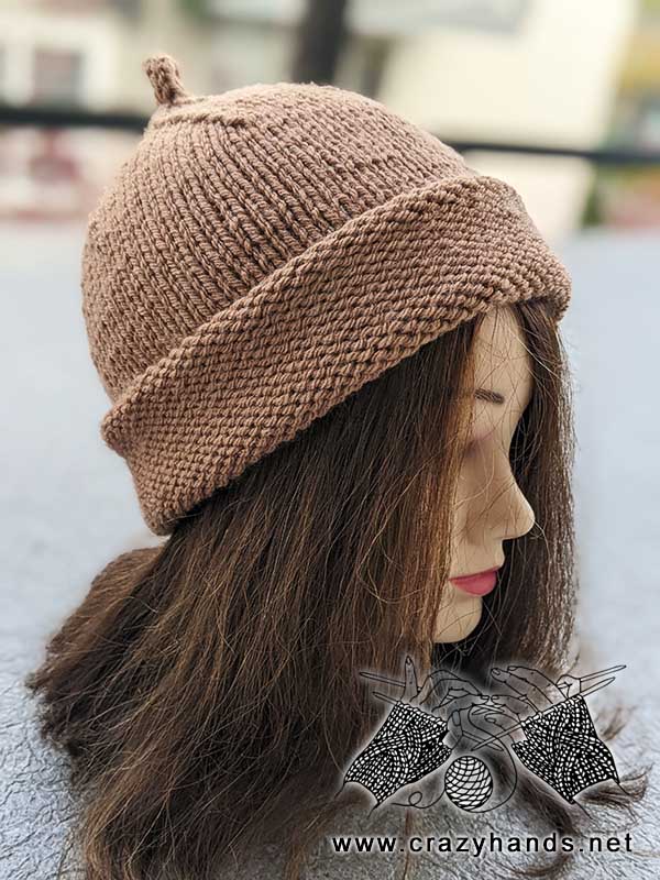 knit docker hat on the female mannequin head